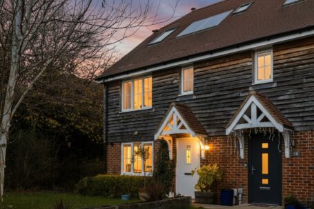 CHAIN FREE – Speedwell Drive, Lindfield