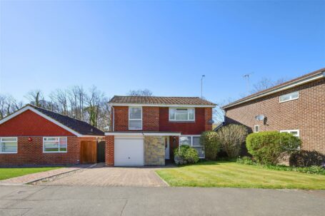 Oak Hall Park, Burgess Hill