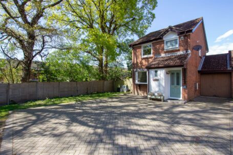 Charlwood Road, Burgess Hill