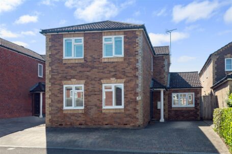 Woodpecker Crescent, Burgess Hill