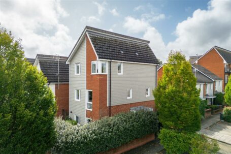 Lexington Drive, Haywards Heath