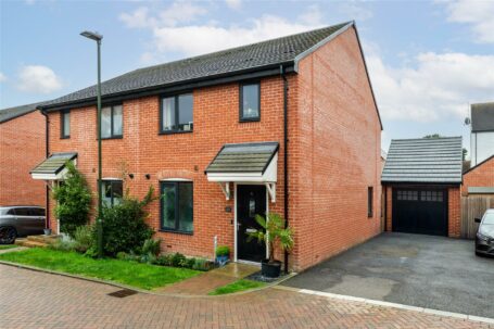 Hawthorn Lane, Lindfield