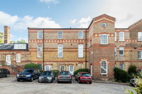 Southdowns Park, Haywards Heath