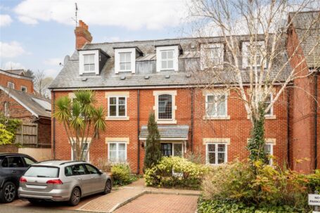 Charter Gate, Boltro Road, Haywards Heath