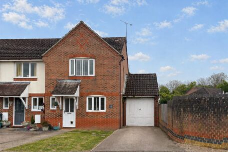 Mocatta Way, Burgess Hill