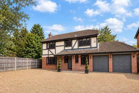 Cox Grove, Burgess Hill