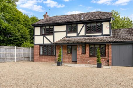 Cox Grove, Burgess Hill