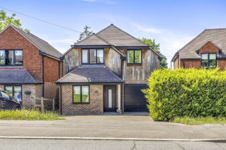 Wivelsfield Road, Haywards Heath