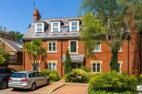 Charter Gate, Boltro Road, Haywards Heath