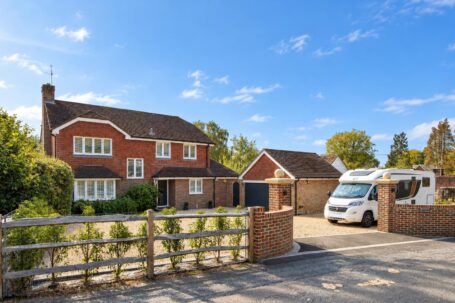 Top Street, Bolney