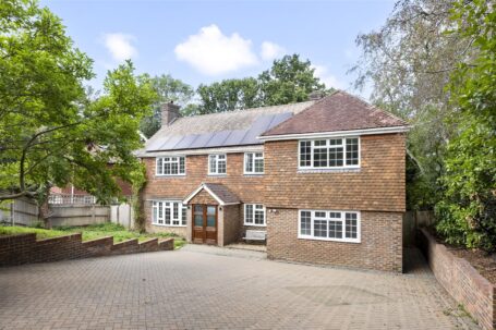 The Ridings, Newick