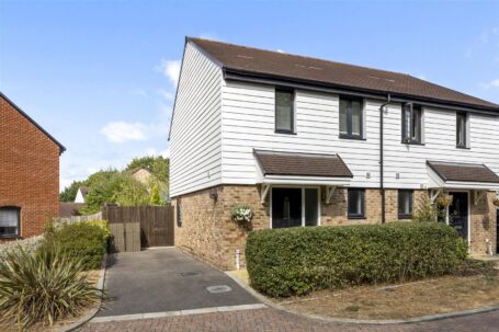 Saffron Close, Lindfield