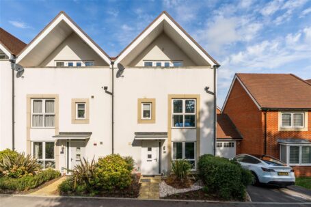 Langmore Lane, Lindfield