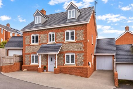 Cedar Avenue, Haywards Heath